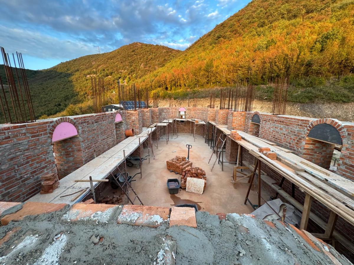 Construcție biserica schit Coronini 2025 11
